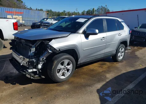 2019 Toyota Rav4 Xle z USA, uszkodzony, nr VIN 2T3W1RFV1KC027156